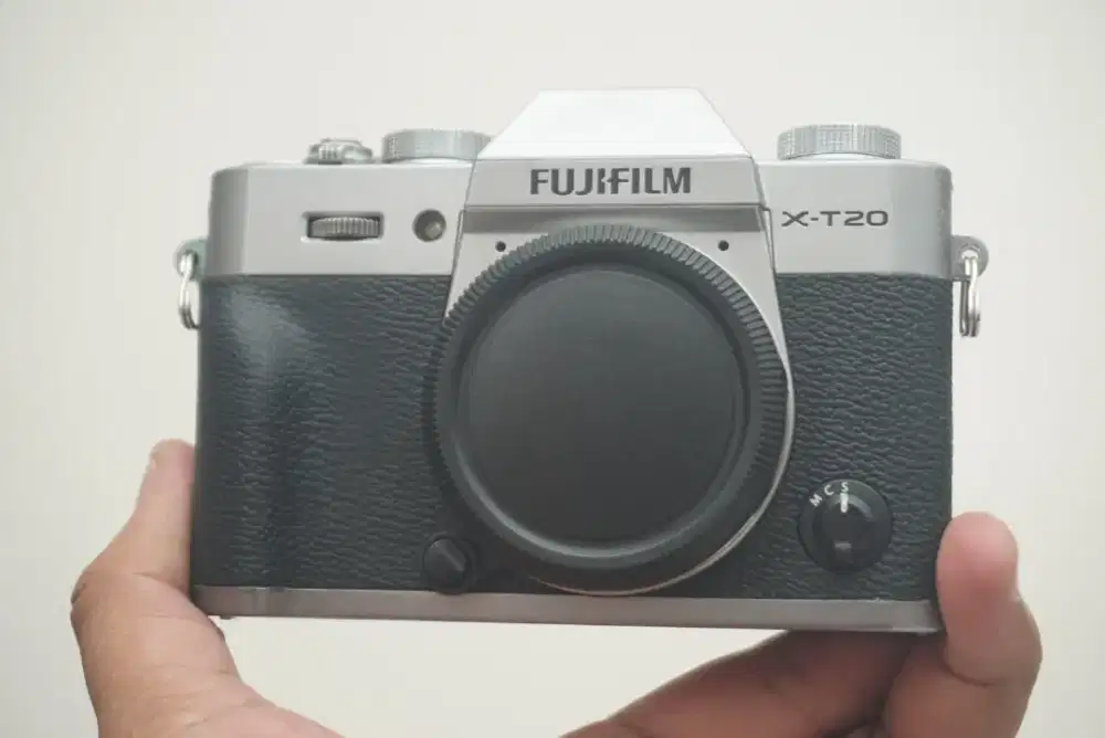 FUJI XT20 FUJIFILM X-T20 BODY ONLY XT 20 BO Mirrorless Kamera