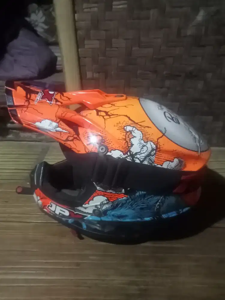 Dijual helm merk JFX