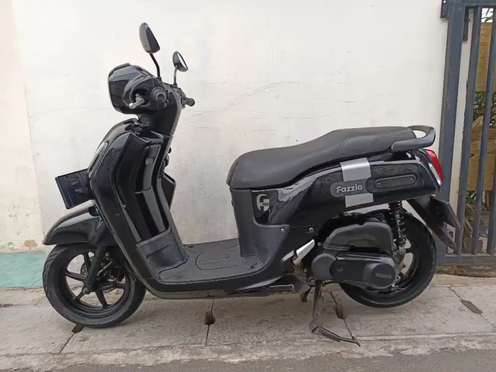 Yamaha fazzio hybrid 2022 lengkap bagus