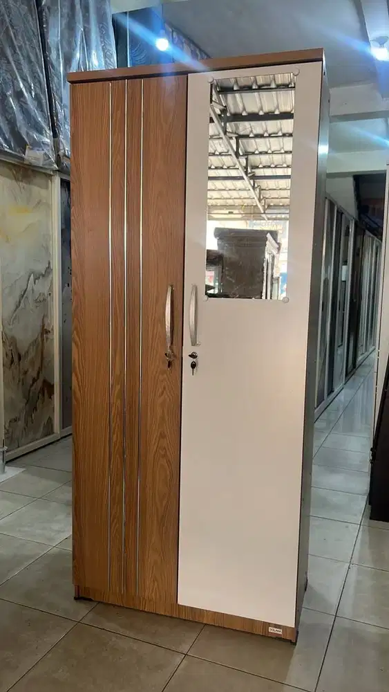 LEMARI BAJU/PAKAIN 2 PINTU