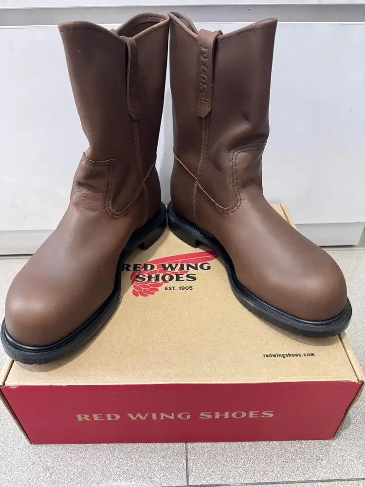 DIJUAL RED WING SHOES 8241 ORIGINAL USA – BARU, BELUM PERNAH DIPAKAI