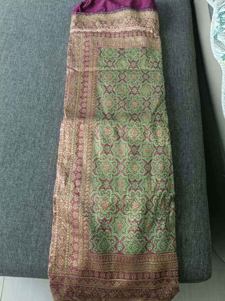 Songket tenun Palembang dg selendang