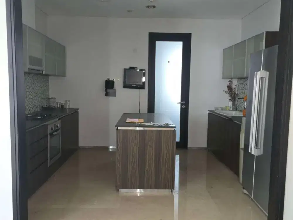 DIJUAL PENTHOUSE NIRVANA KEMANG  – RED TREE | 297 M²