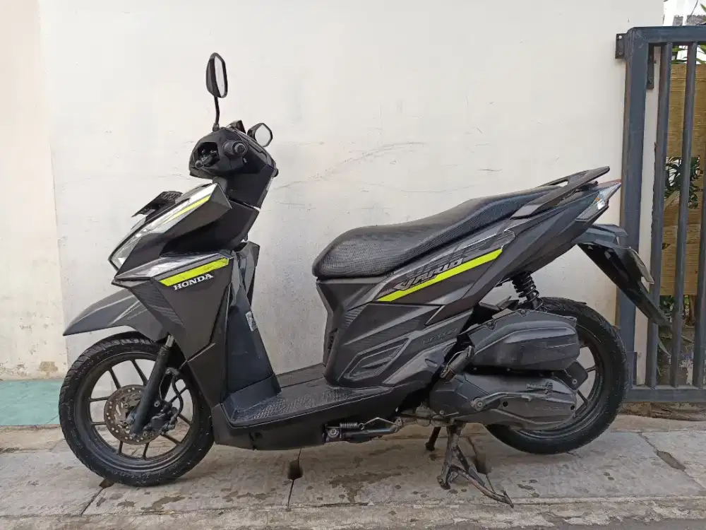 Honda vario led old 125  2018 lengkap bagus