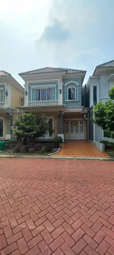Dijual rumah 2 lantai di Samara Village