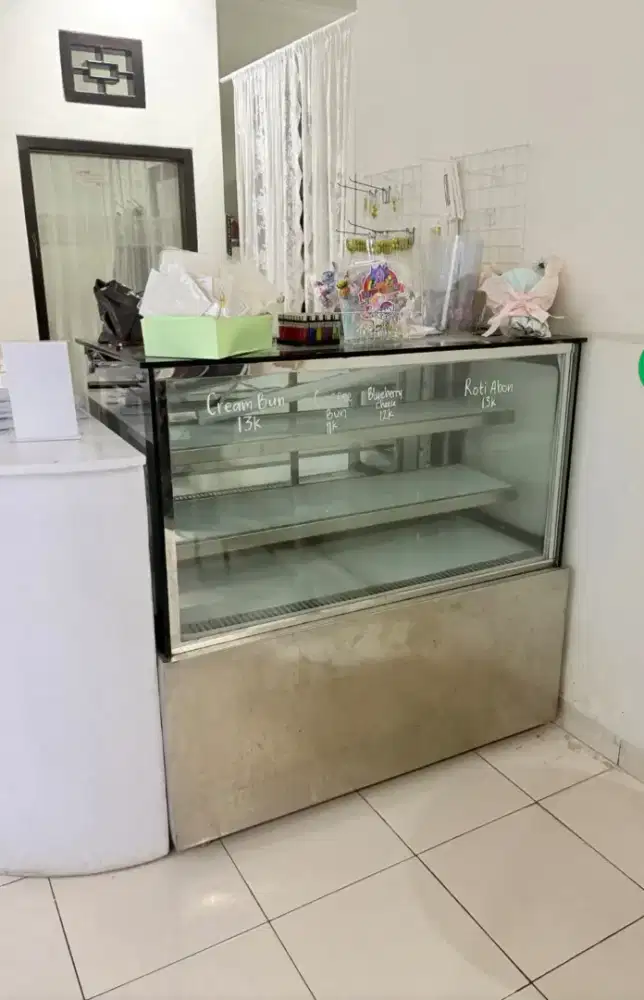 showcase cake cafe