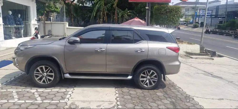 FORTUNER PEMAKAIAN PRIBADI, SERVICE BENGKEL RESMI TOYOTA RUTIN