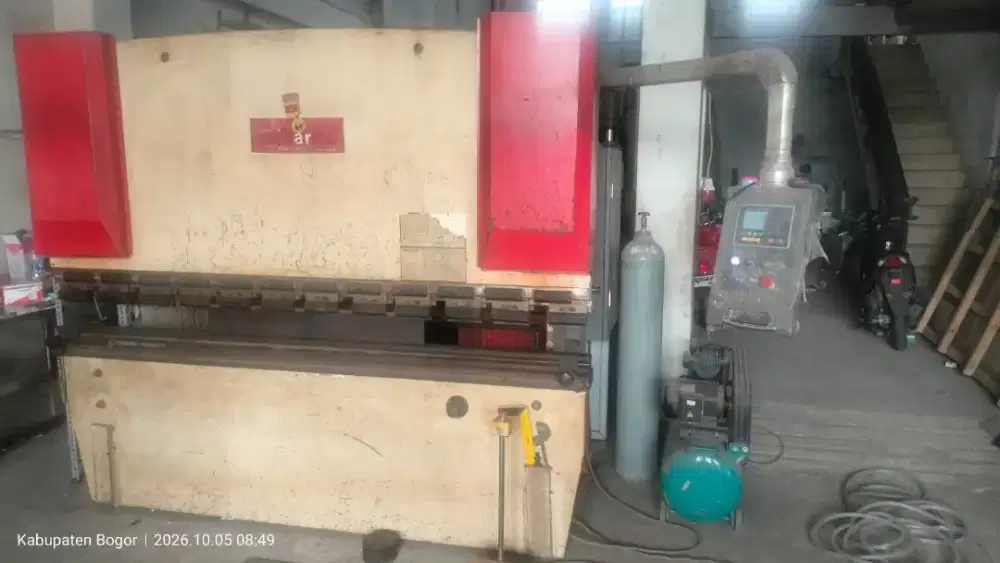 Mesin bending tekuk 63 ton x 2500