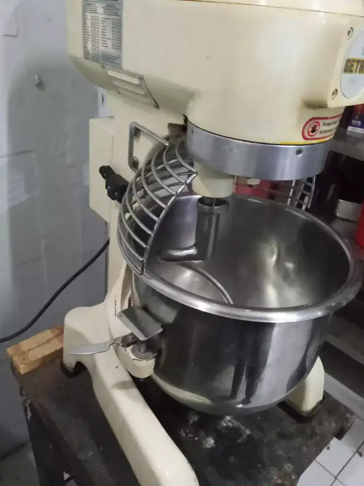 mixer roti/cake/pastry/ donut 20ltr merk GETRA second lengkap mantab