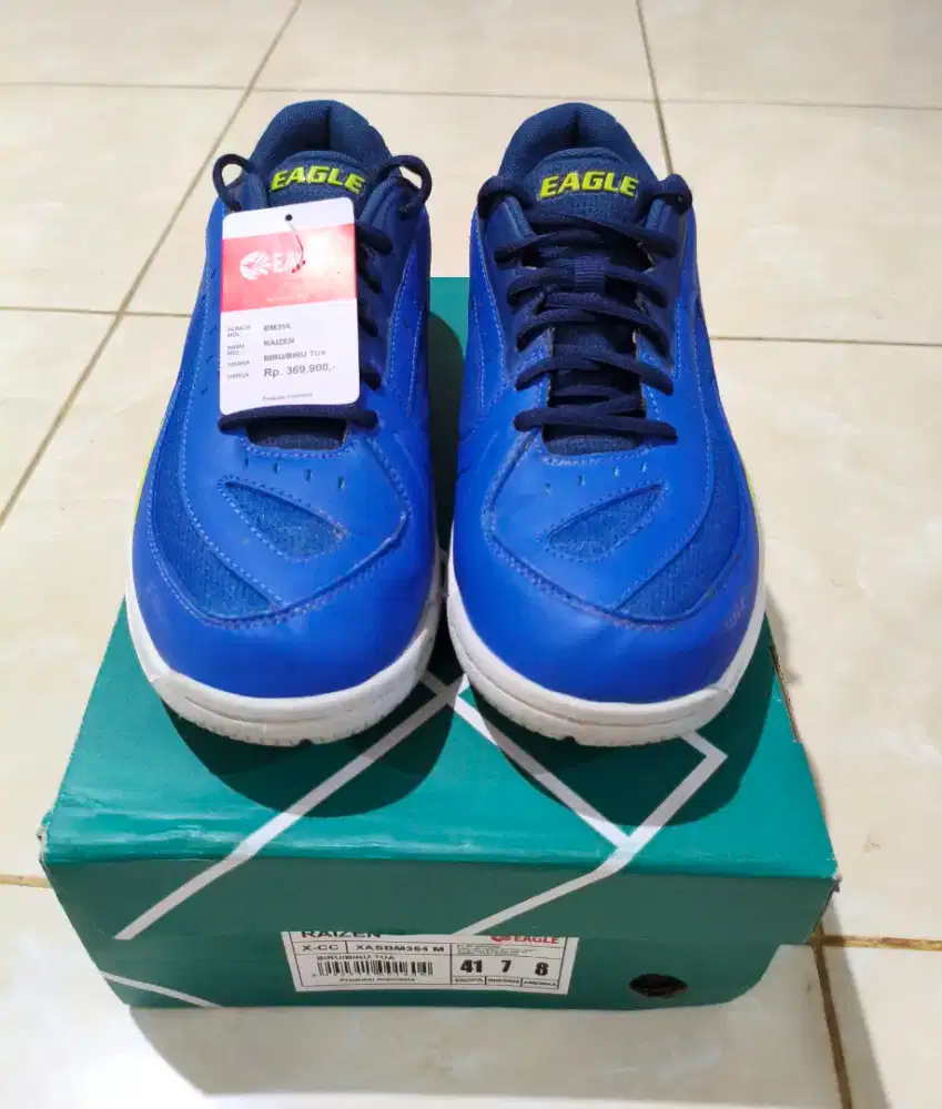 Sepatu Badminton
