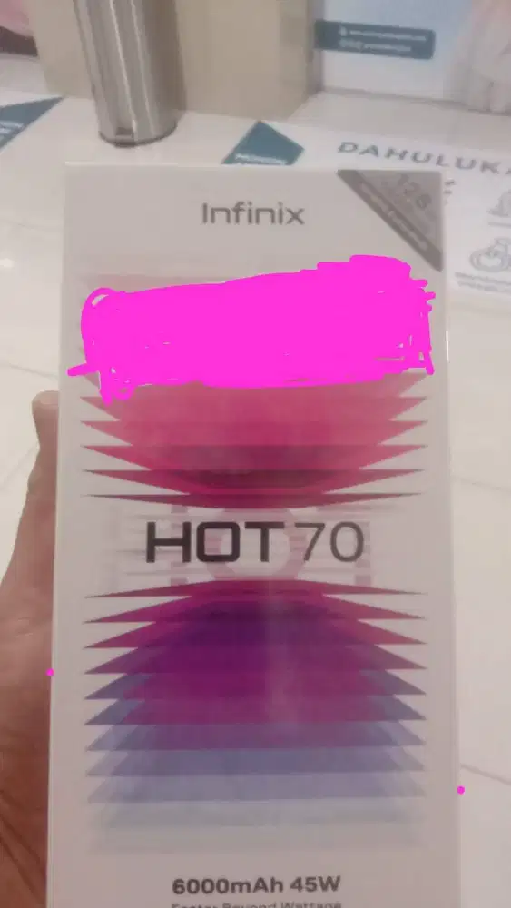 HP Infinix HOT 70 , pemakain baru 2 Mggu  dus casan lengkap ORI