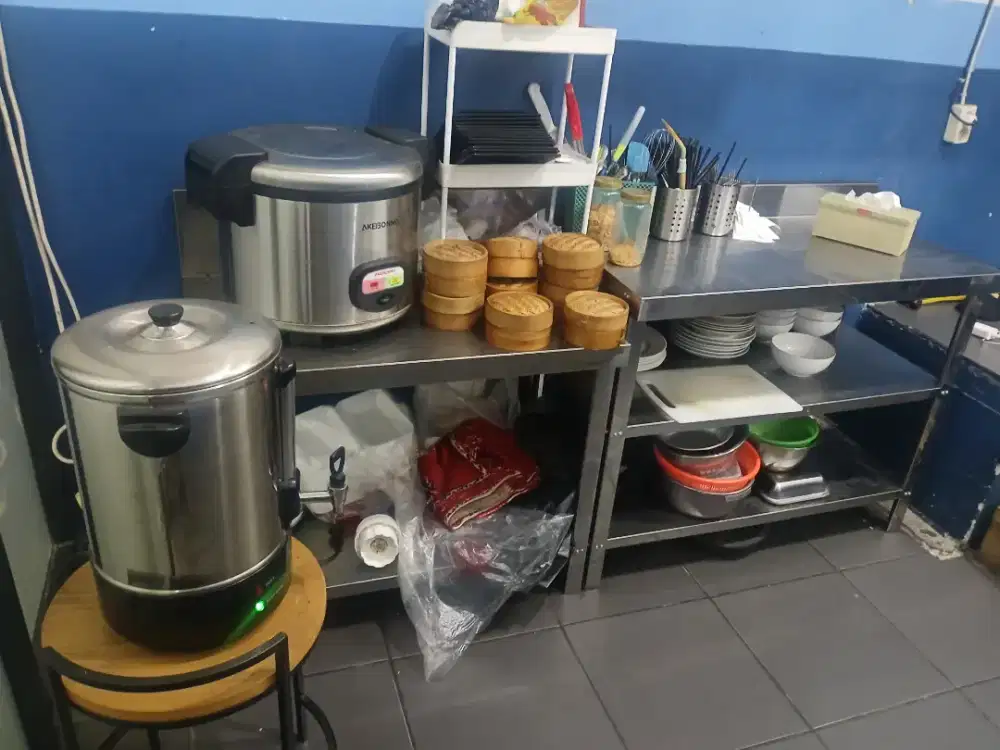 Peralatan resto lengkap