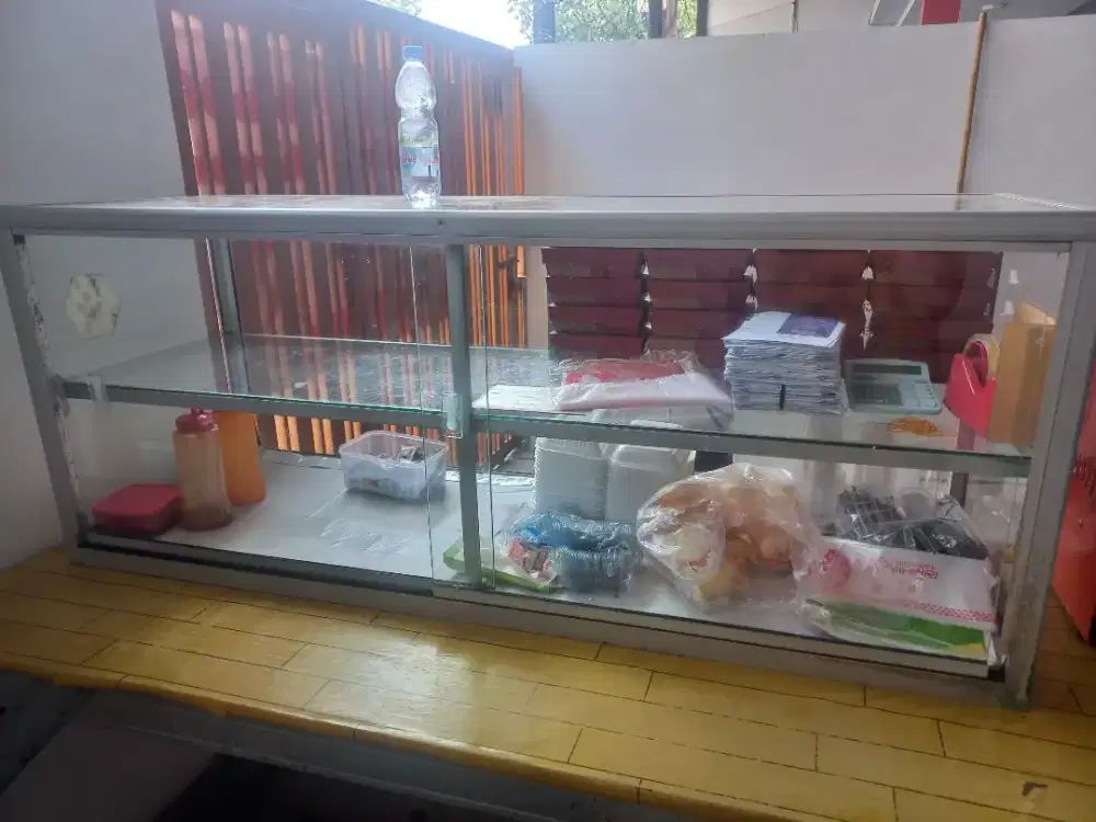 DIJUAL ETALASE JUALAN