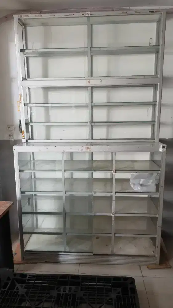 Jual Etalase Bekas