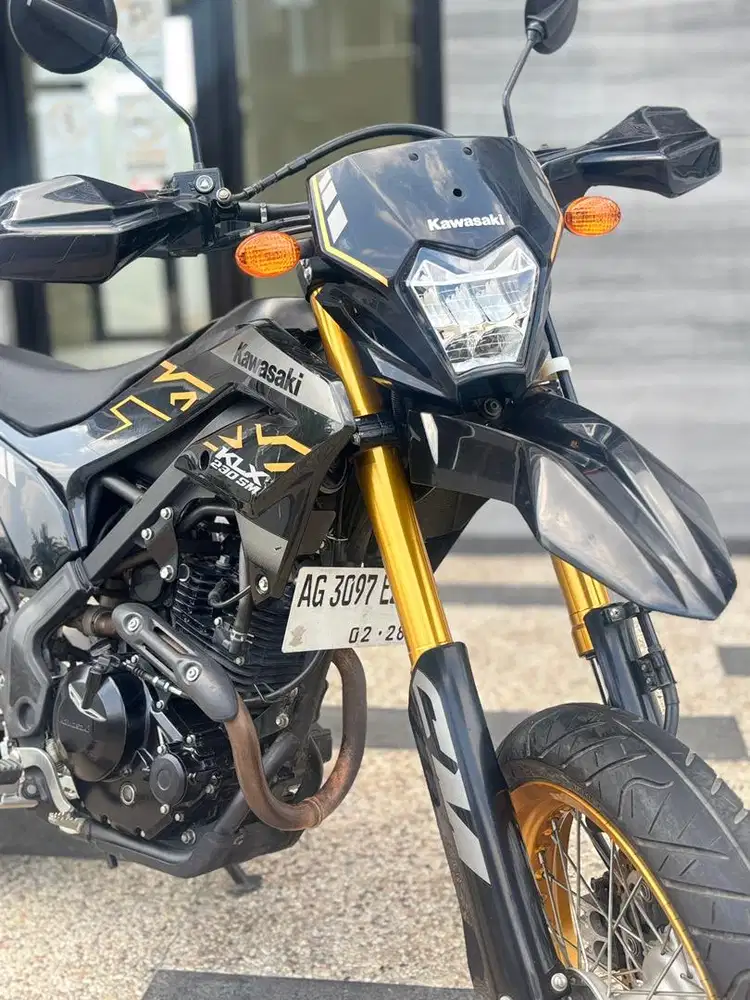 Kawasaki KLX 230 Super Moto 2023 Trabas Segala Medan Koko Motor