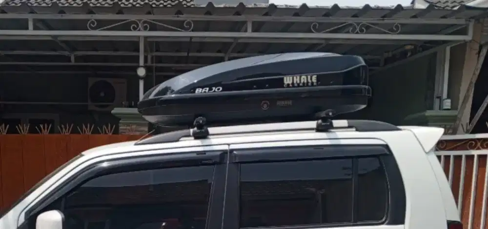 Roofbox ABS whale bajo Ori 350liter + crossbar jepit roofrail