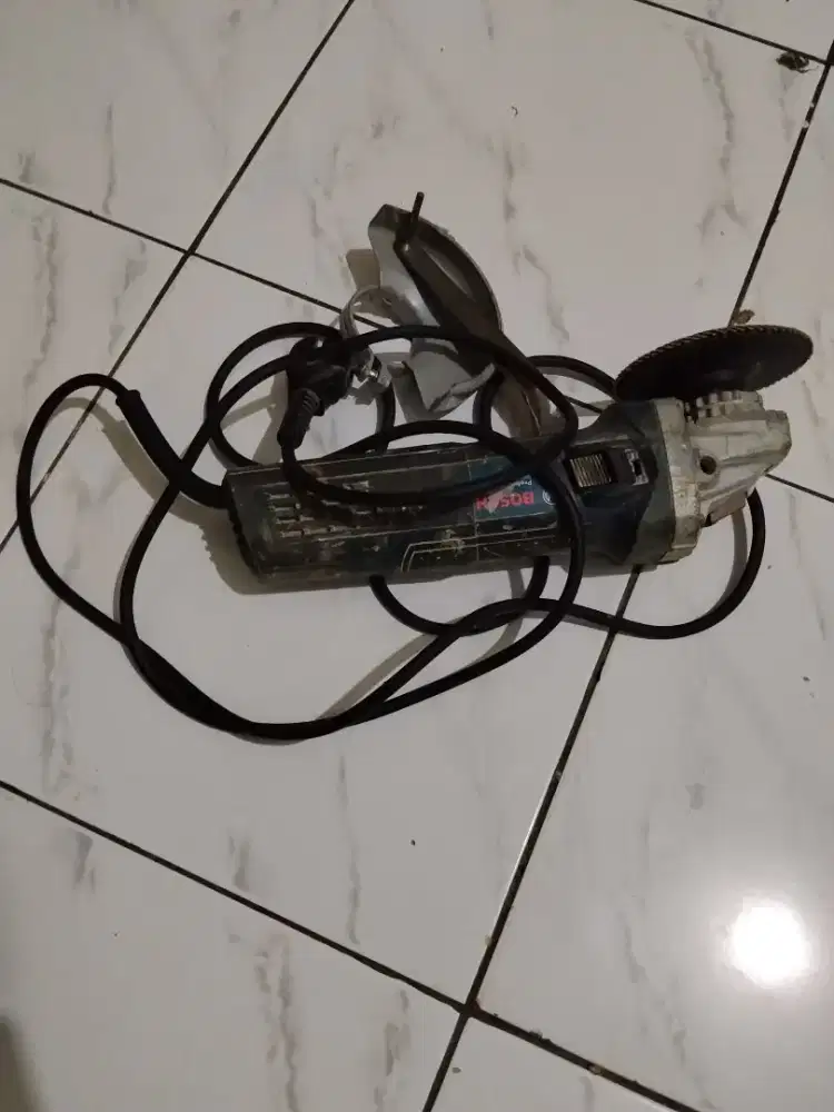 Di jual mesin gerinda kondisi 99%ok