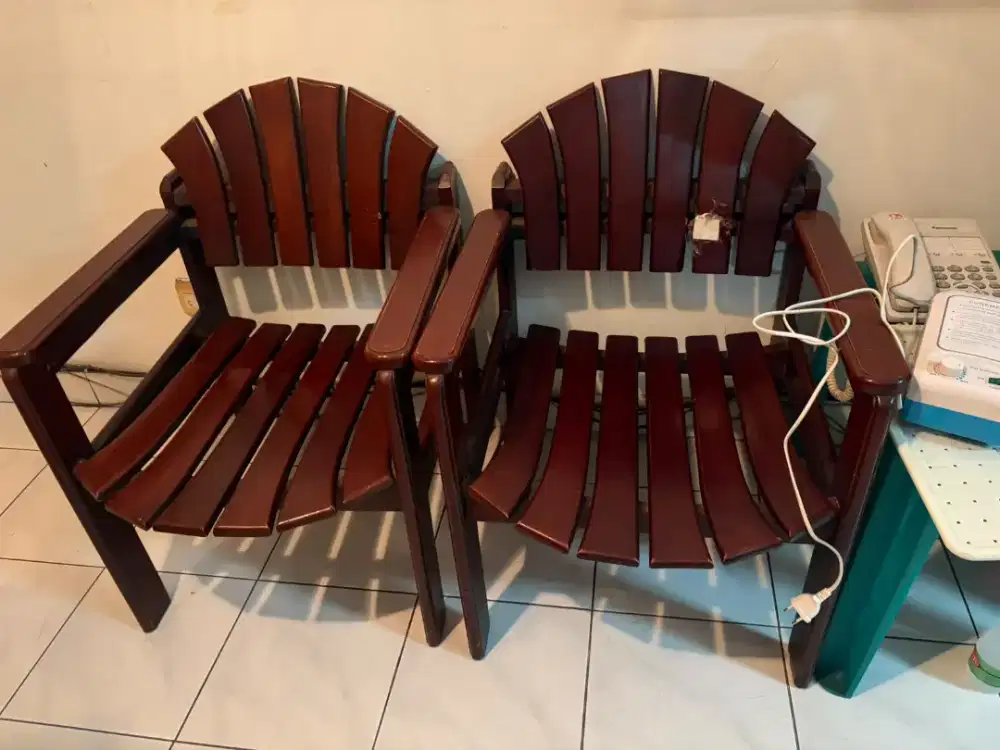 Kursi tempat duduk baut nyantai