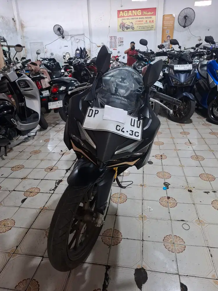 Honda CBR 150cc 2025 Silver Plat DP