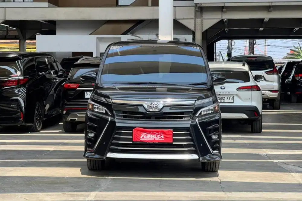 Toyota Voxy 2.0 AT 2018 Hitam