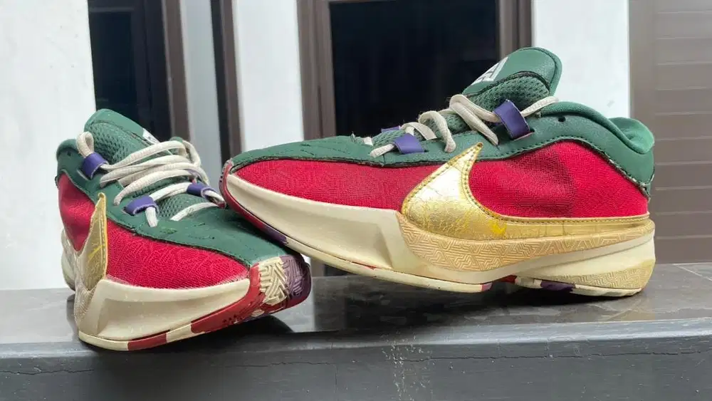 nike giannis freak 5