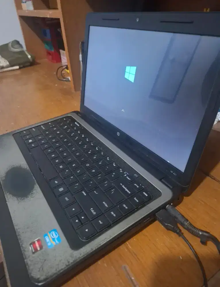 Laptop hp i3 dual VGA