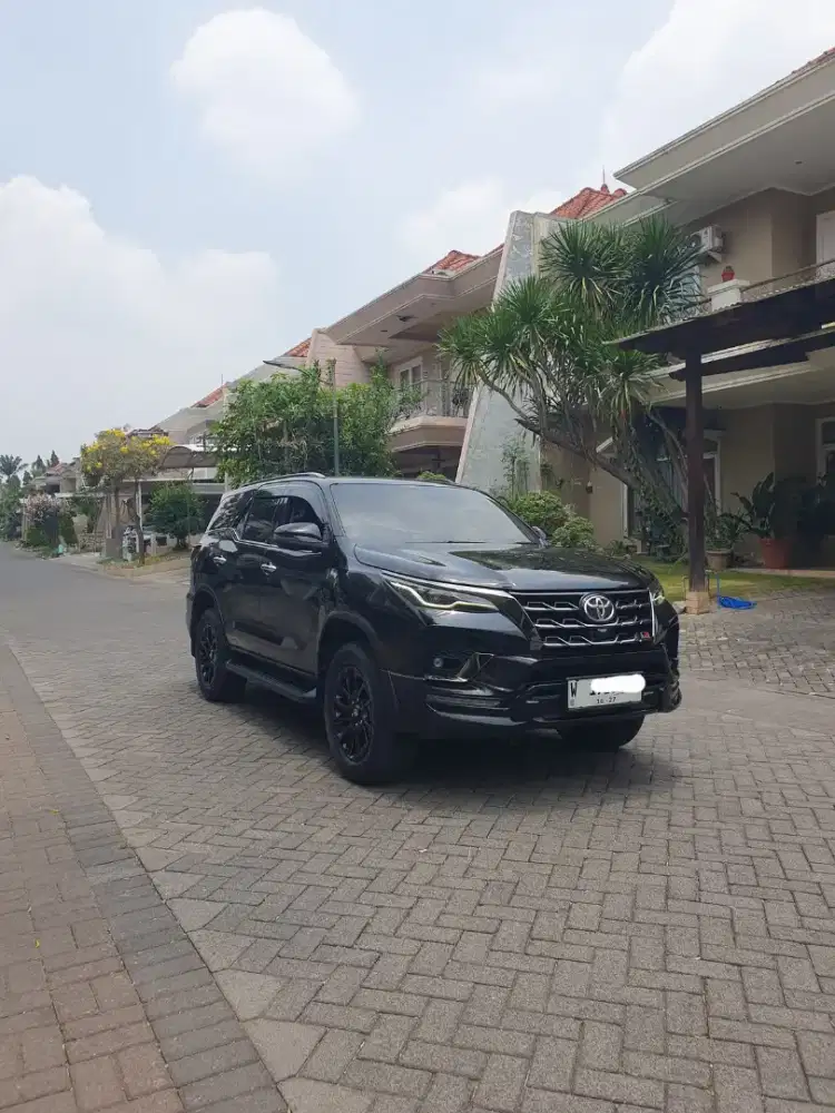 Toyota Fortuner GR 2.8 AT 2022