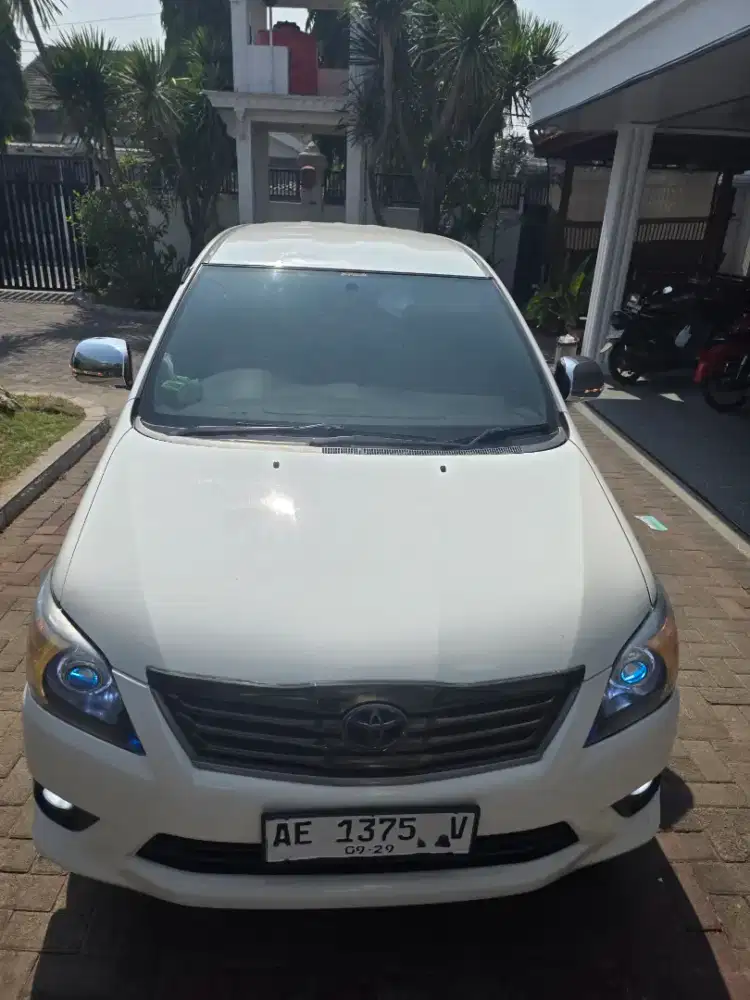 Innova G diesel matic 2012 asli Jatim