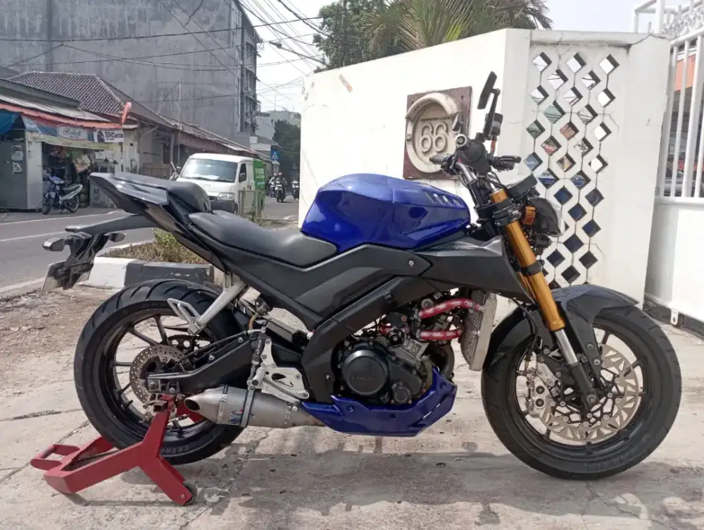 Yamaha R15 Modif Mt 09 Ganteng Low Km