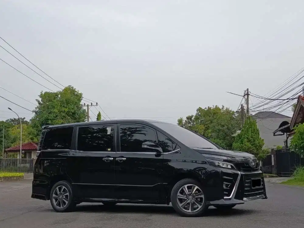 Toyota Voxy 2018 Bensin