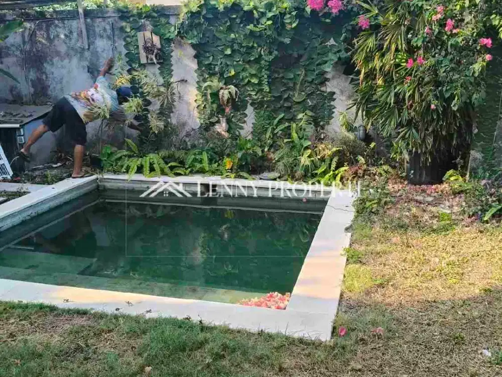Two Bedrooms Villa Need Renovation in Beachside Sanur