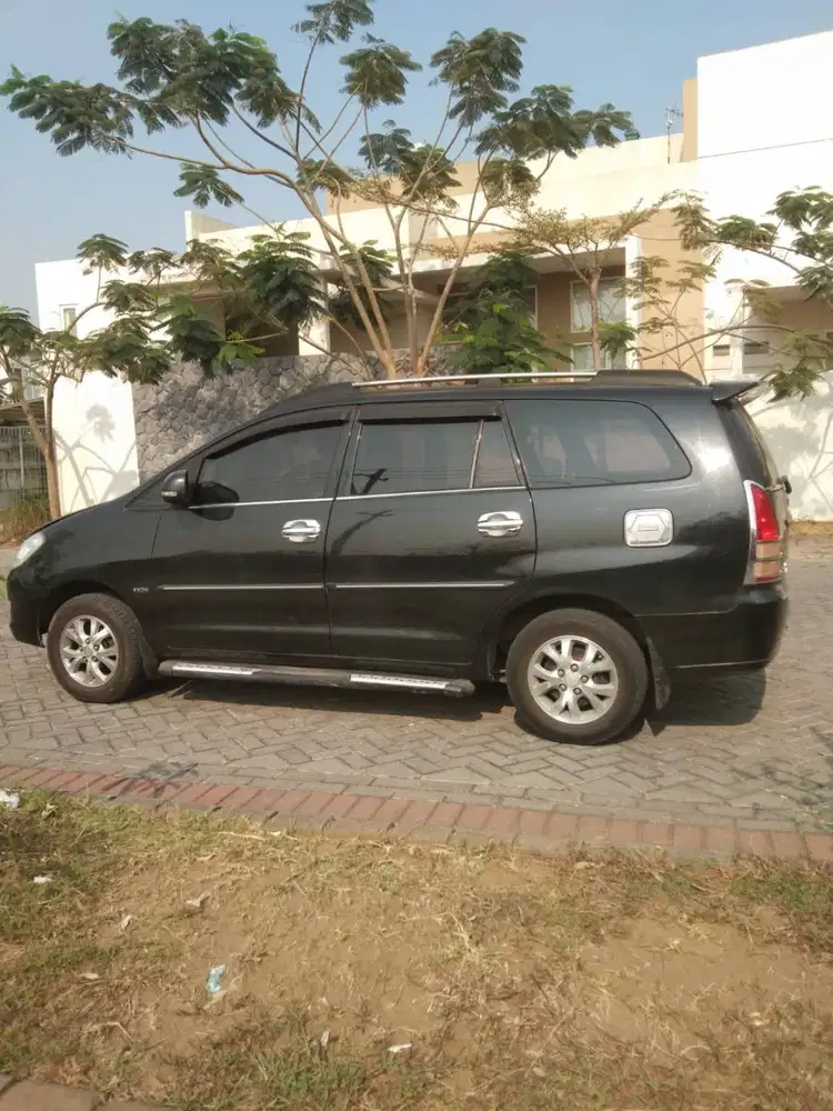 kijang innova 2005 surabaya