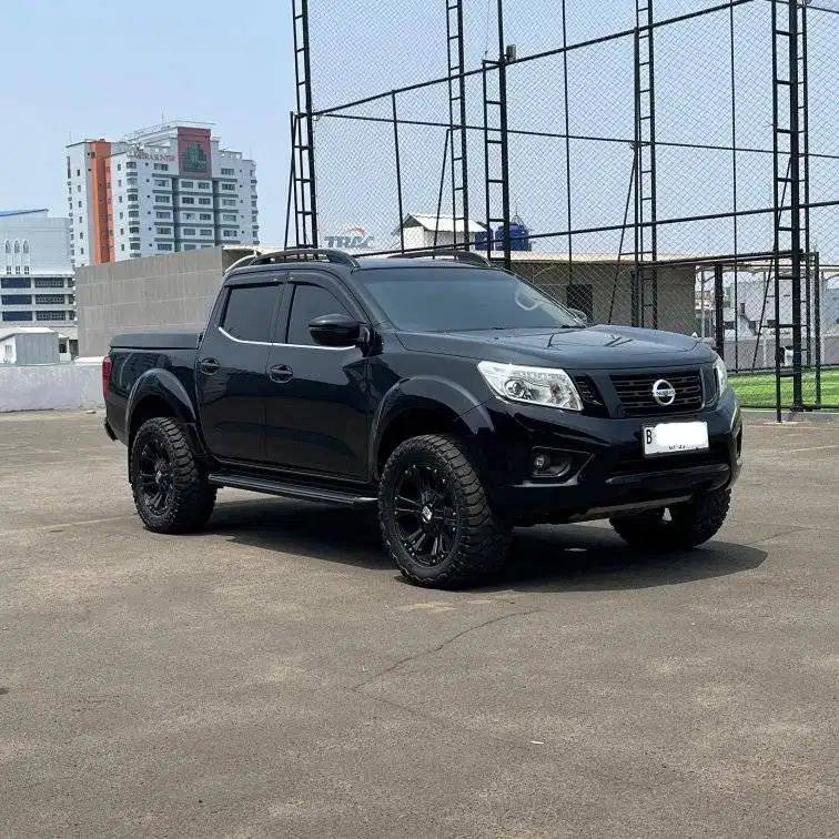 2015 Nissa Navara VL Double Cabin 4x4 KM 70000