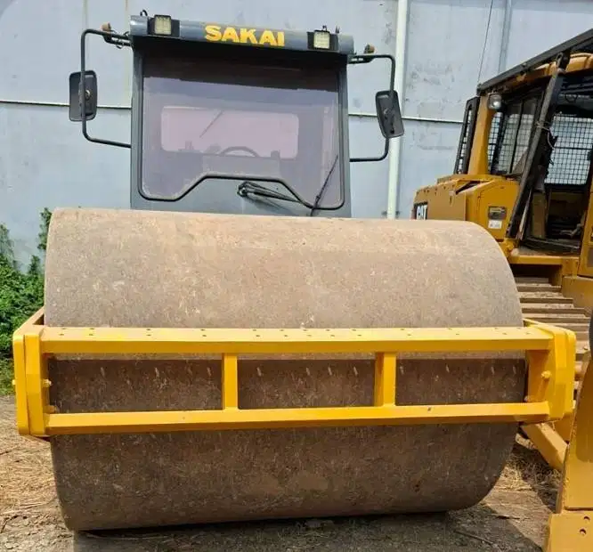 Dijual Vibro /Compactor Sakai SV526D PadFoot Tahun 2023