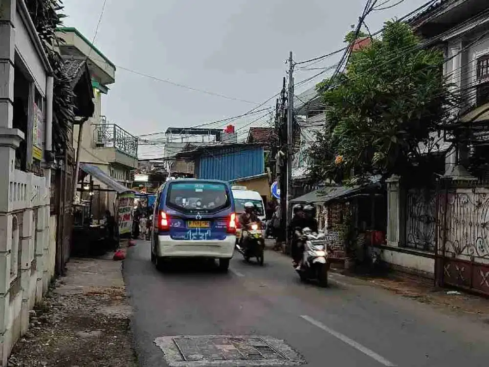 TEBET ,RUMAH 5 MENIT KE STAS TEBET JAKSEL