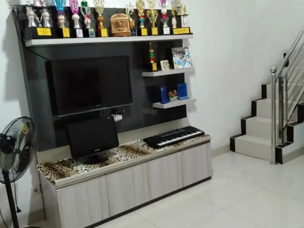 Dijual rumah 3lt di Royal Residence, Pulogebang, Cakung