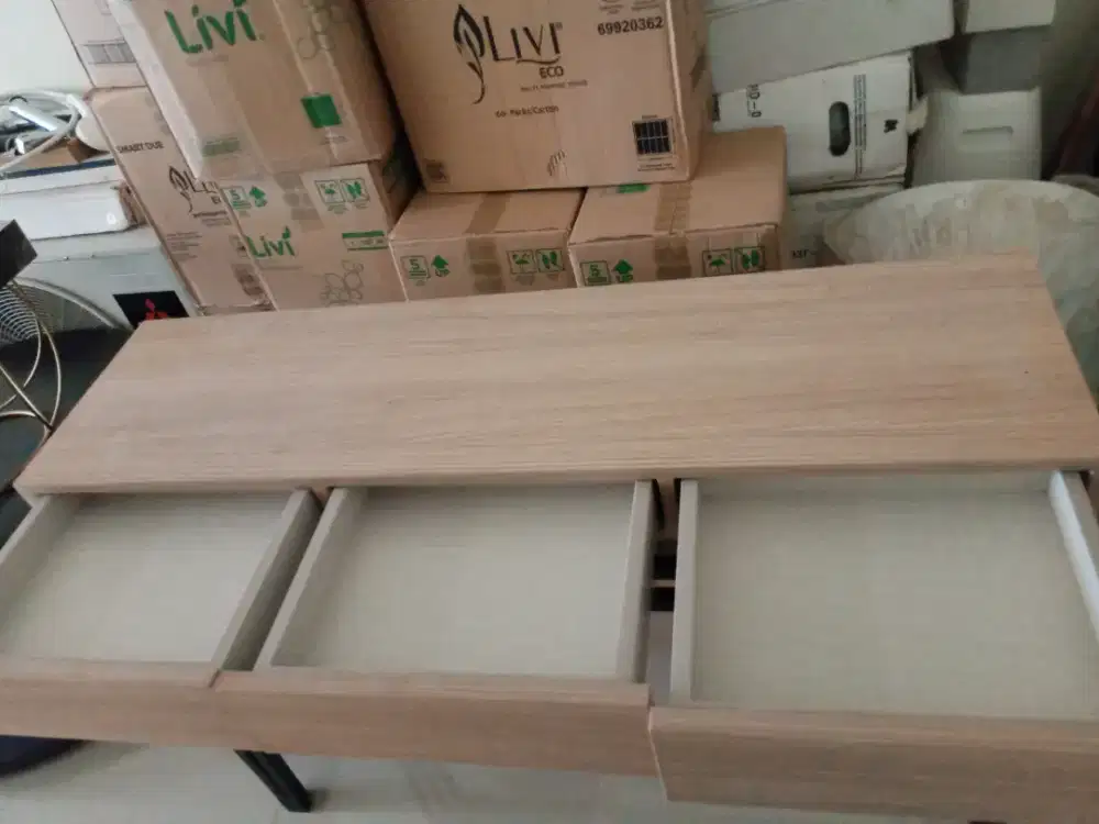 Meja  hias  ruang tamu dapur