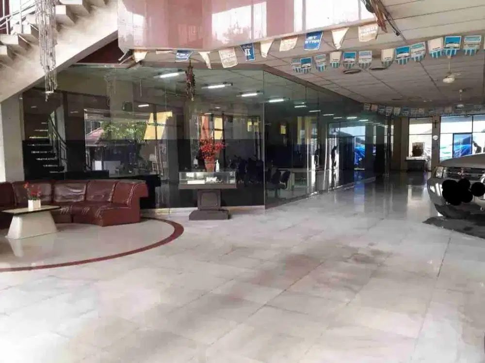 Disewakan Gedung Mezzanine Gajahmada pusat kota Semarang