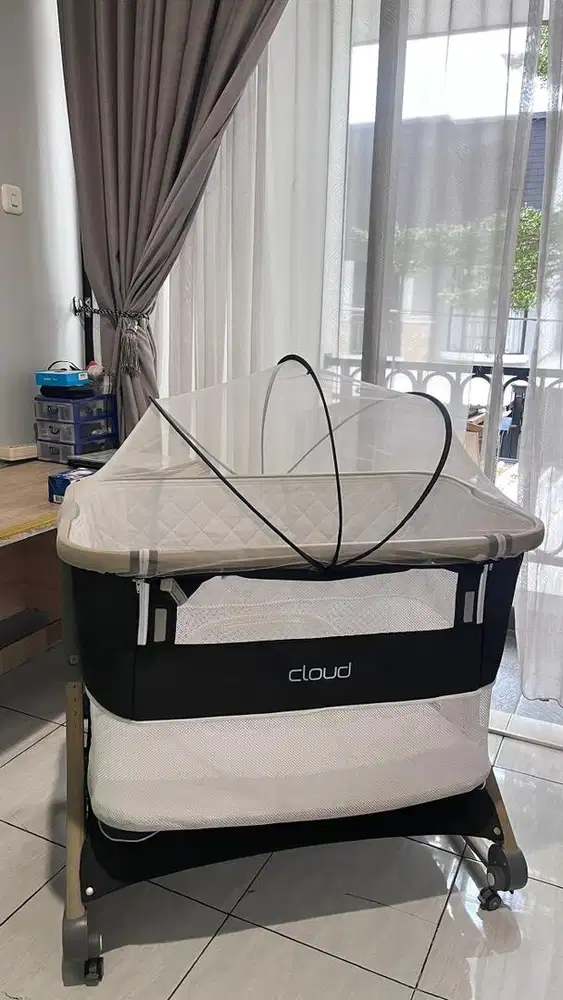 Preloved - Baby Elle Cloud Bed Crib/Baby Box
