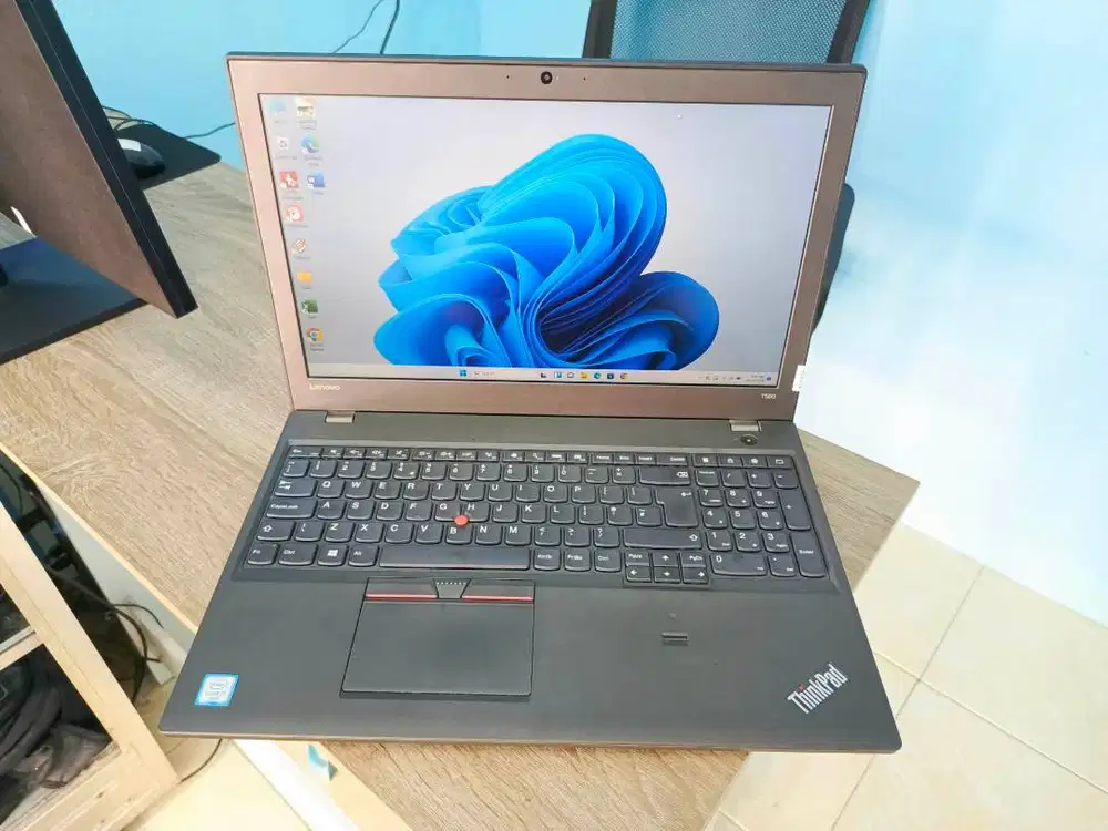 Laptop Lenovo Thinkad T560 Ci7 16/512