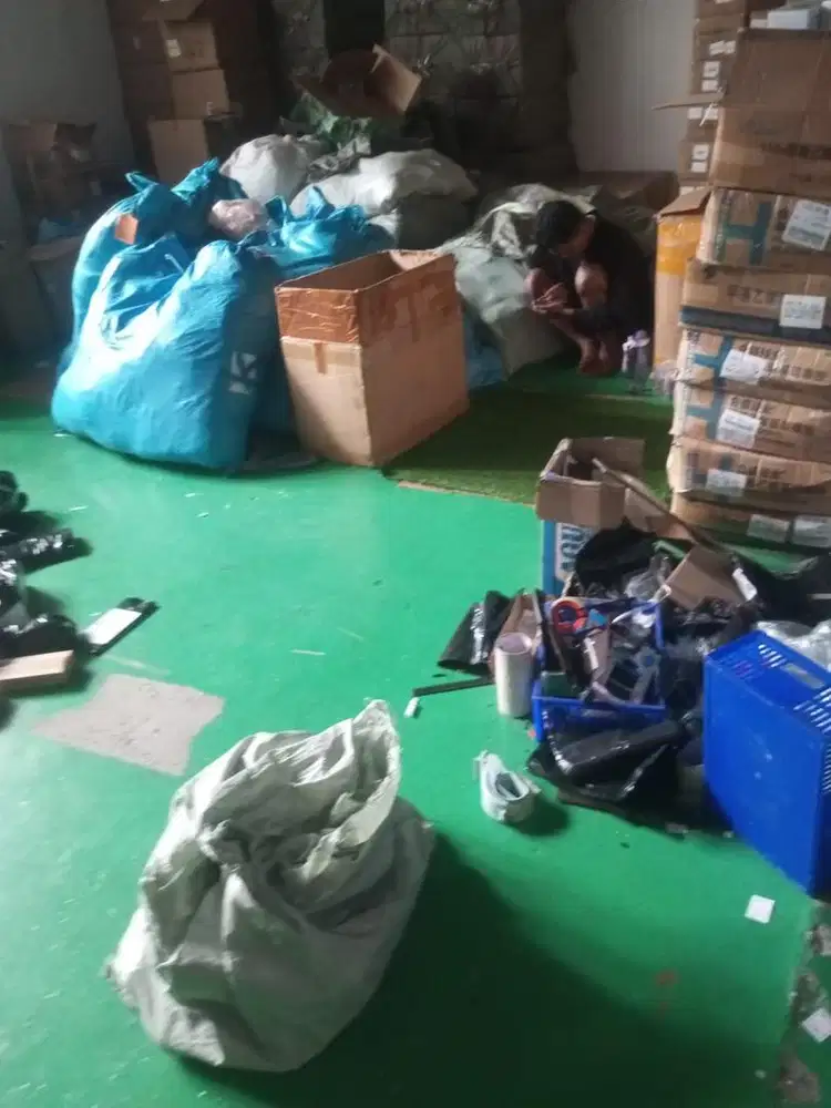 Butuh team packing
