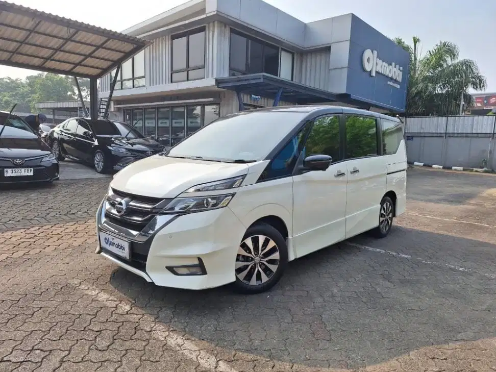 Pajak Panjang - Nissan Serena 2.0 Highway Star Bensin-AT 2022