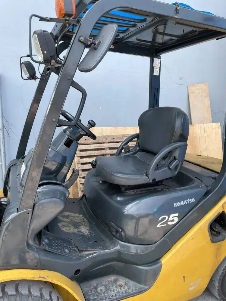 FORKLIFT KOMATSU 2.5 TON THN 2014