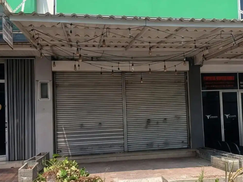 Disewakan Ruko 2 Lantai Dalam Komplek Ruko Di Rawalumbu. Kota Bekasi (eks Coffee Shop)