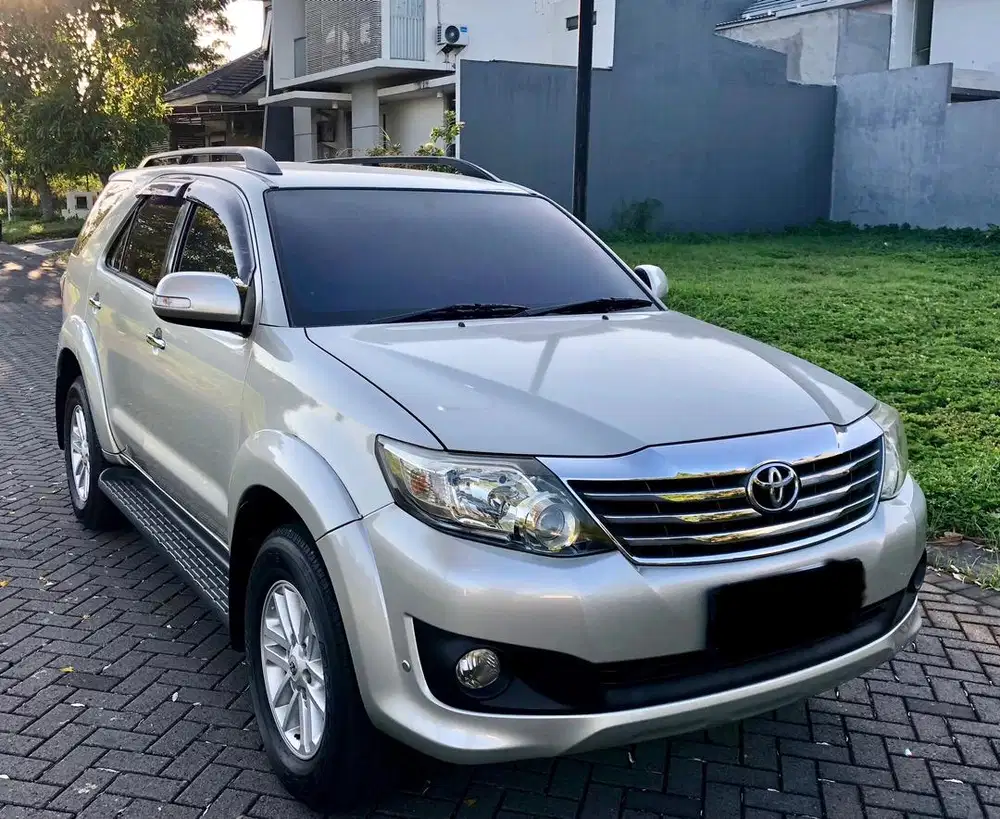 Toyota Fortuner diesel automatic 2012 2011 silver non vnt disel solar