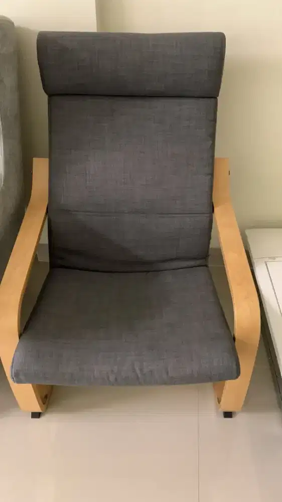 2 kursi santai merek Informa