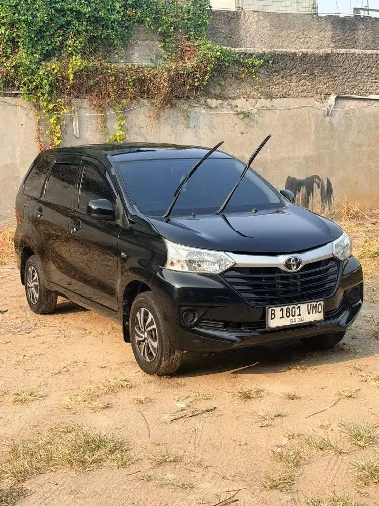 avanza e at 2017 hitam km low