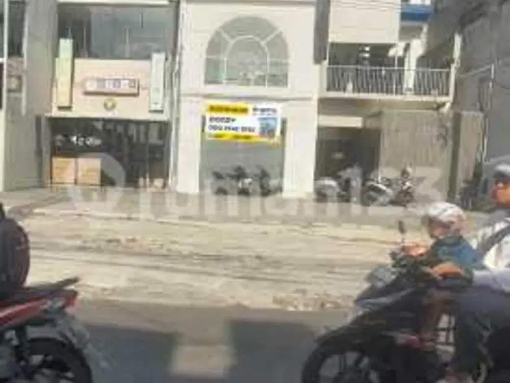 Ruko 2 Lantai Strategis Jl Demangan Baru Samping Sushi Hasha dan Chosan Coffee Caturtunggal Depok Sleman Yogyakarta