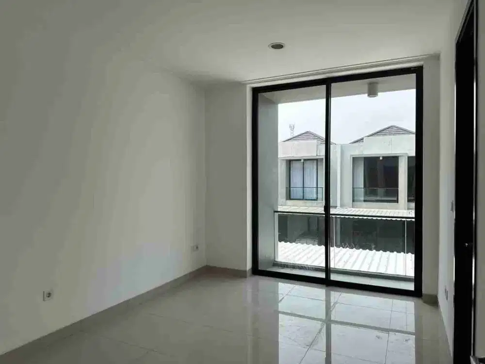 DIJUAL RUMAH MILENIAL PIK 2 HADAP SELATAN SHM