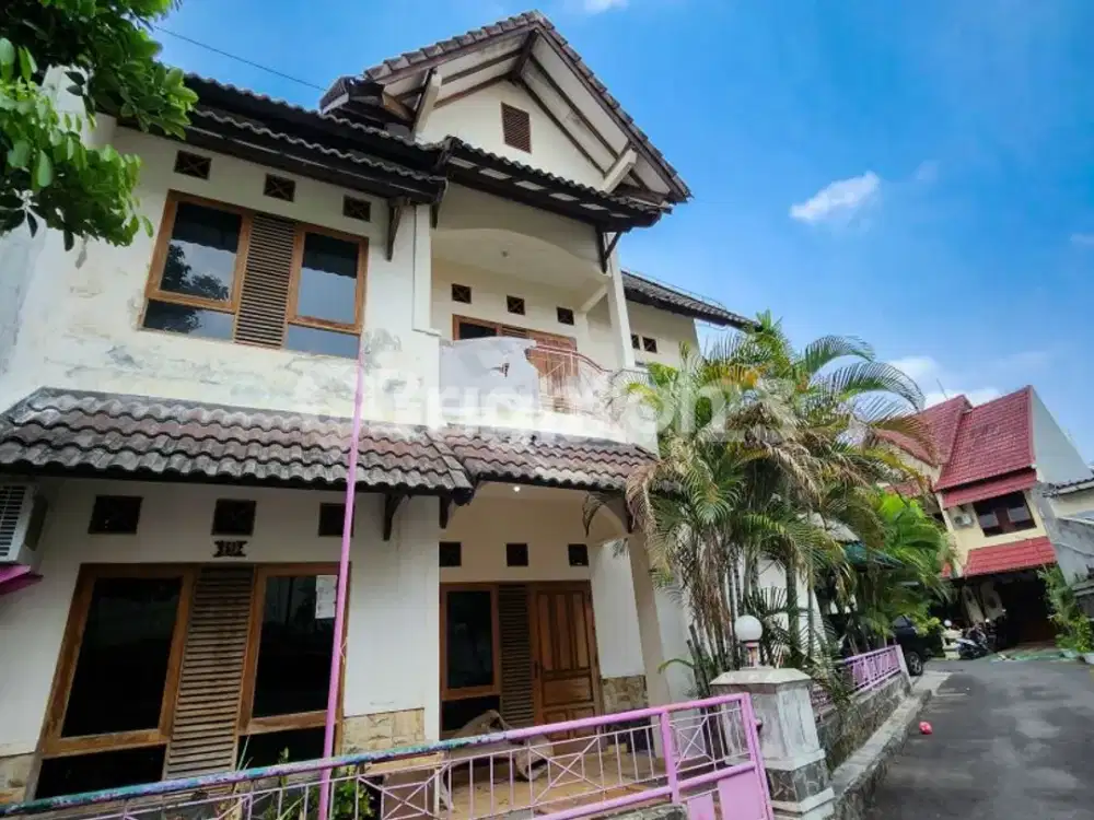 RUMAH 2 LANTAI DALAM PERUMAHAN TIMOHO ASRI JL BALEREJO YOGYAKARTA